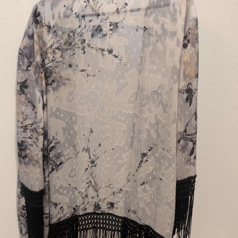 Sans Souci Elegant Black and Gray Women's Kimono